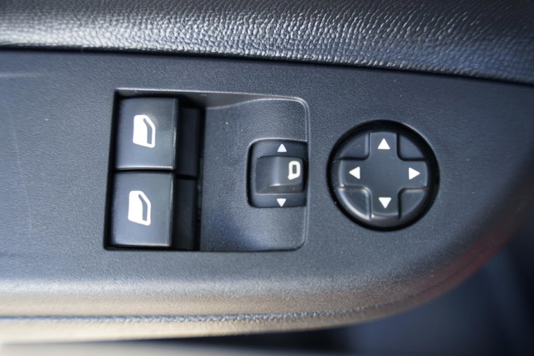 Vehicle Image 33