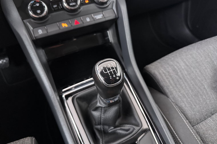 Vehicle Image 32