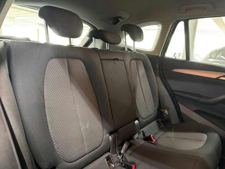 Vehicle Image 37