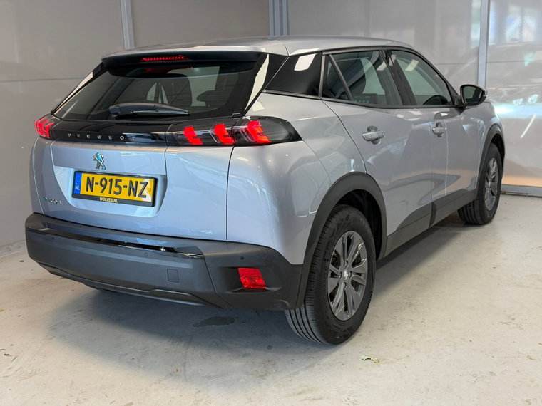 Vehicle Image 35