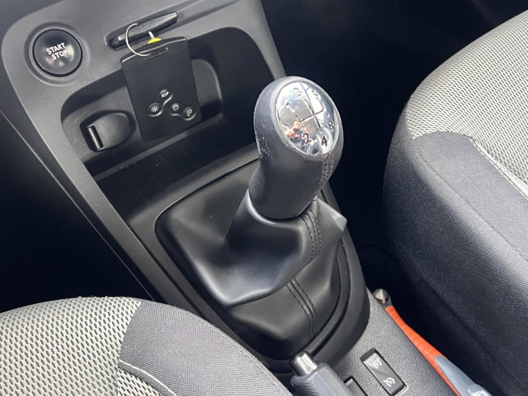 Vehicle Image 26