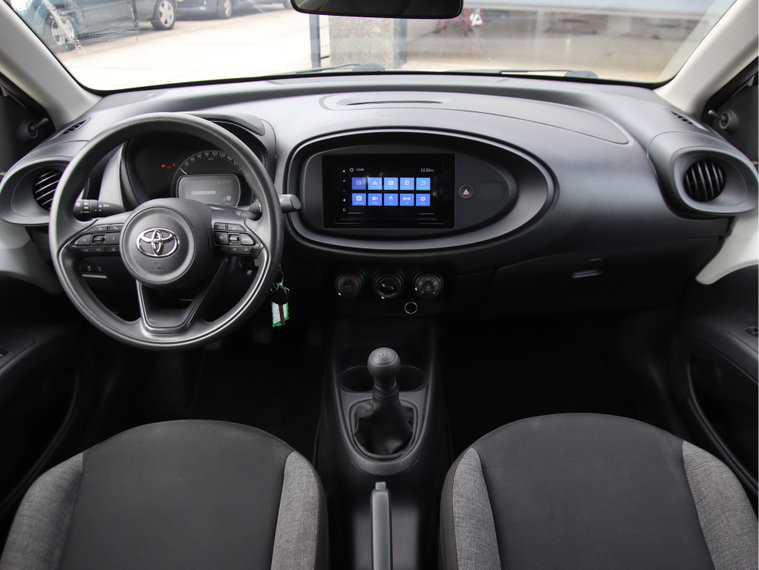 Vehicle Image 14
