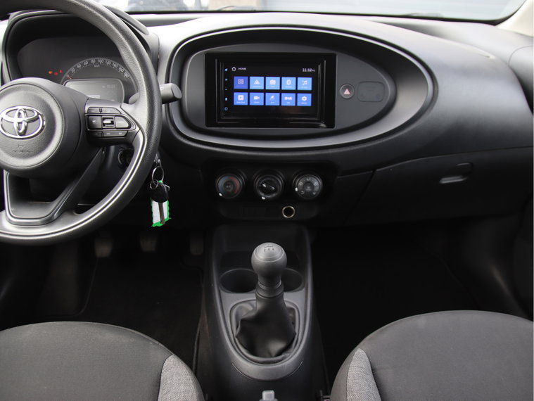 Vehicle Image 21