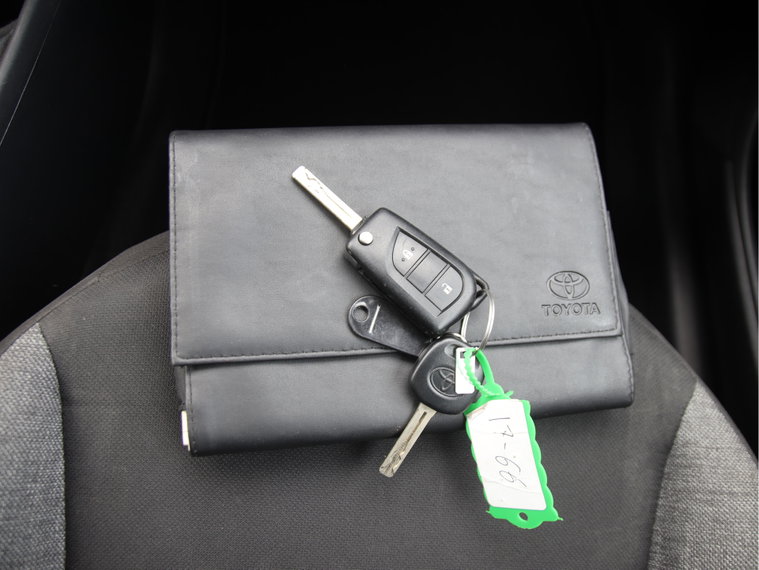 Vehicle Image 35