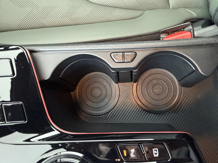 Vehicle Image 32