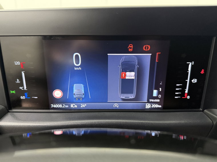 Vehicle Image 9