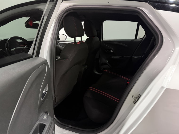 Vehicle Image 25
