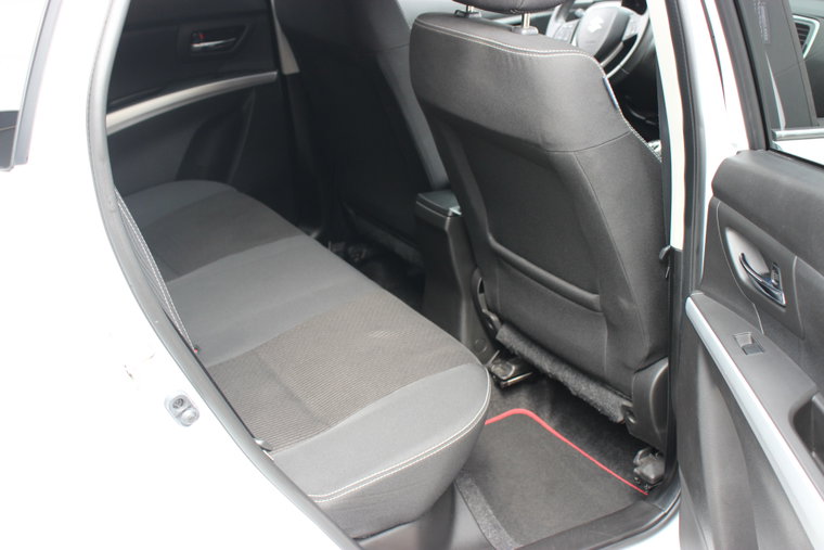 Vehicle Image 9