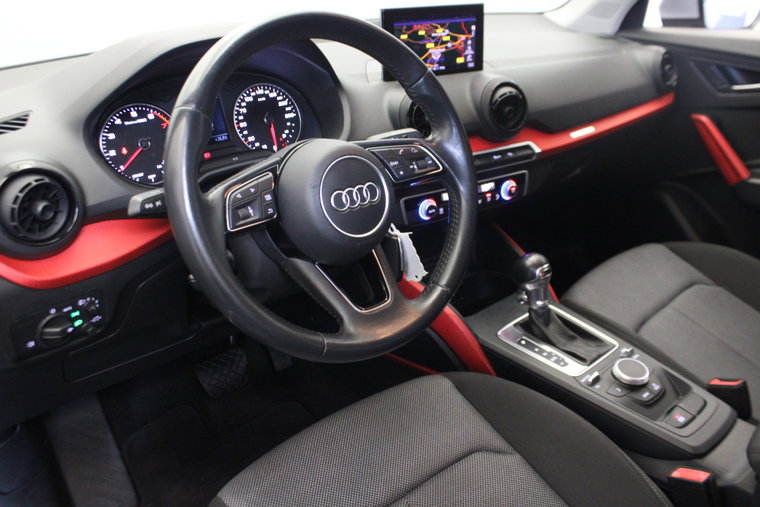 Vehicle Image 14