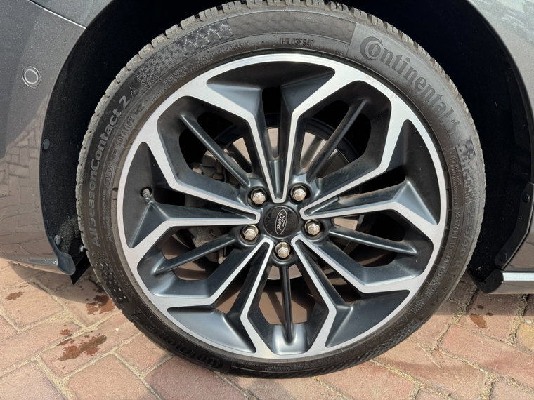 Vehicle Image 9