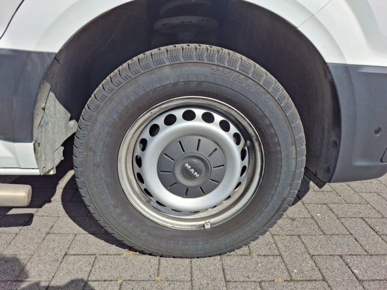 Vehicle Image 26