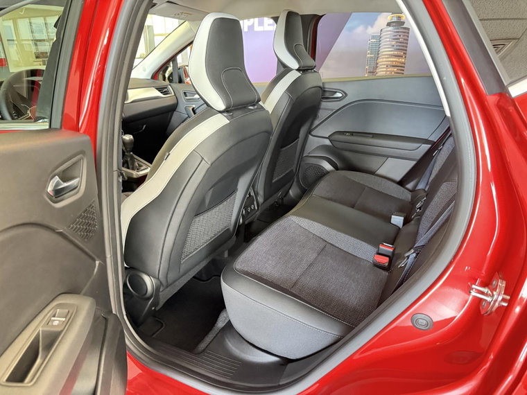 Vehicle Image 18