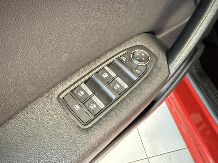 Vehicle Image 28