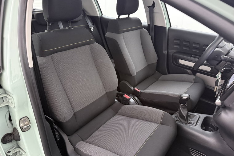 Vehicle Image 14