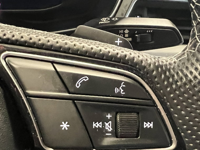 Vehicle Image 32