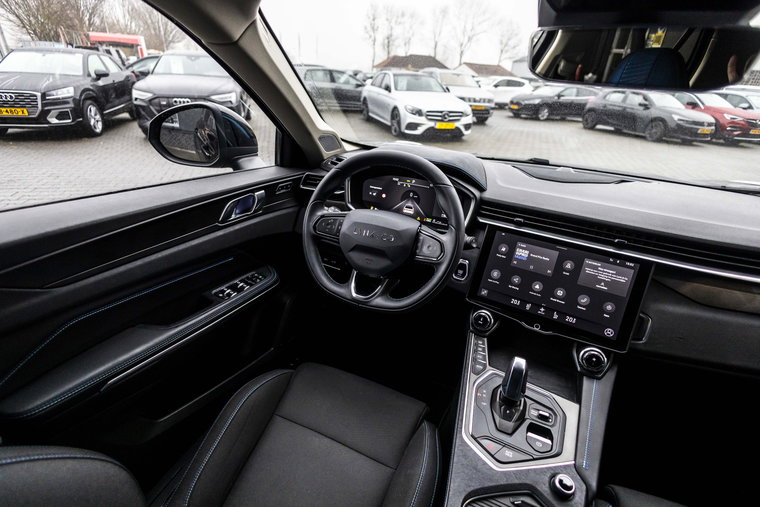 Vehicle Image 22