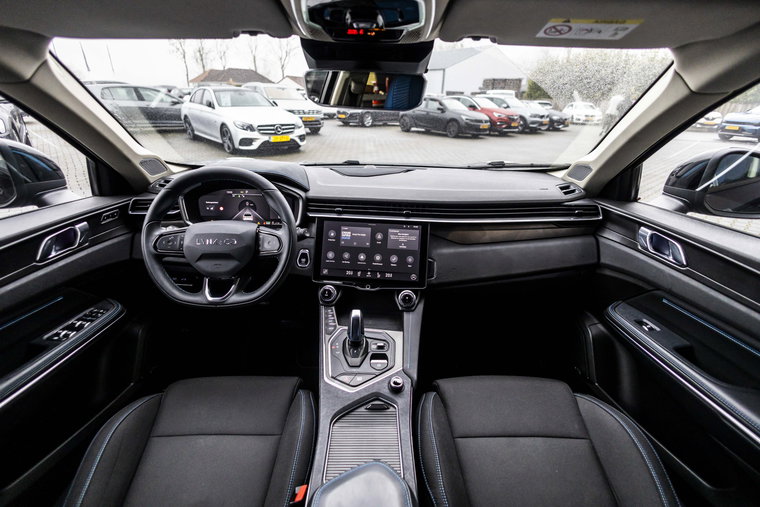 Vehicle Image 6