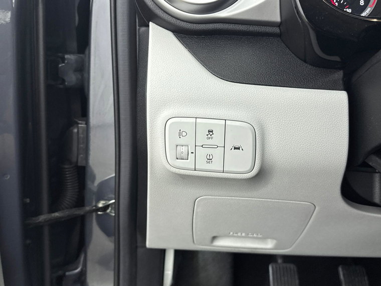 Vehicle Image 24
