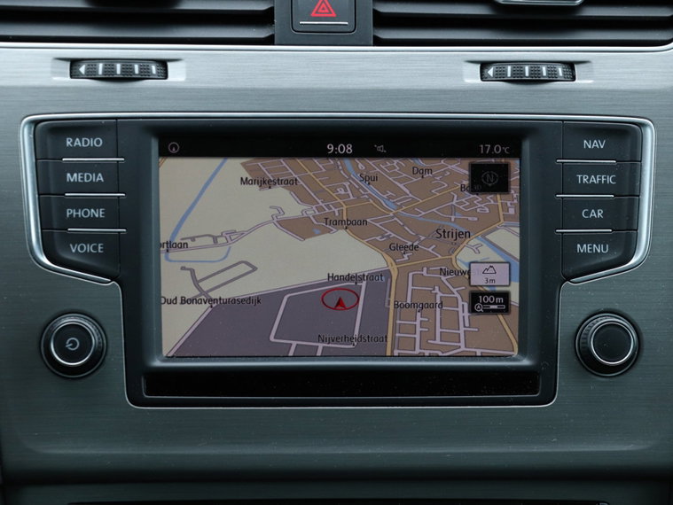Vehicle Image 16