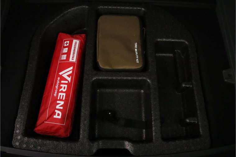 Vehicle Image 38