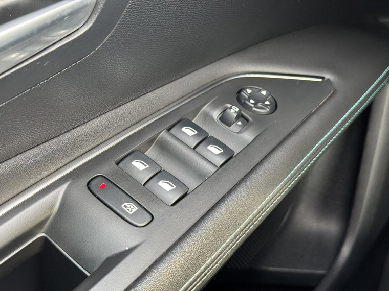 Vehicle Image 28