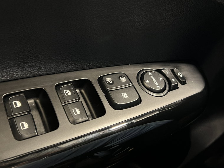 Vehicle Image 27