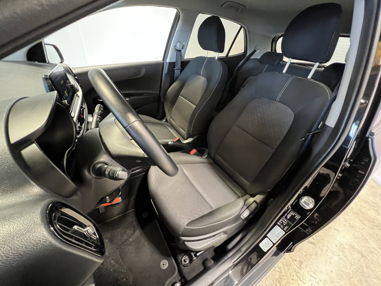 Vehicle Image 31