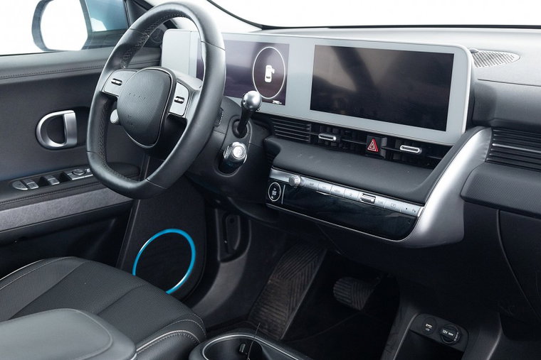 Vehicle Image 4