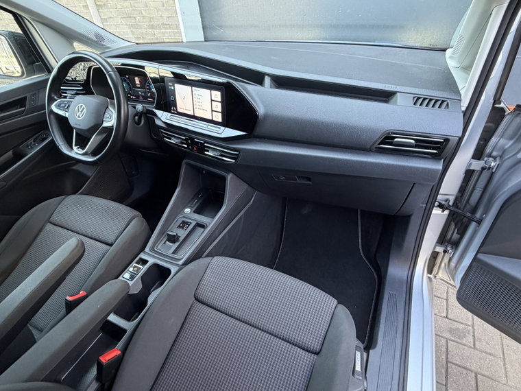 Vehicle Image 32
