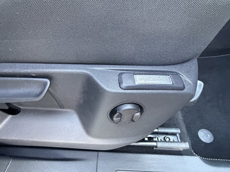 Vehicle Image 34