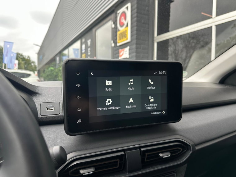 Vehicle Image 14