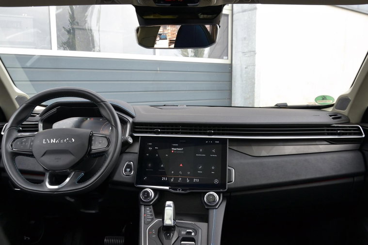 Vehicle Image 8