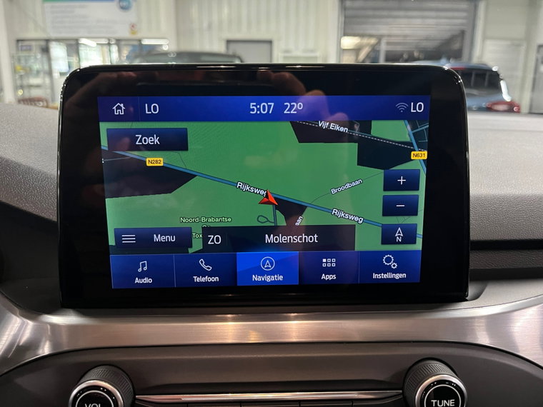 Vehicle Image 25