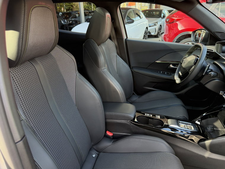 Vehicle Image 35