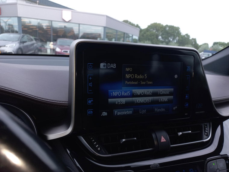 Vehicle Image 9