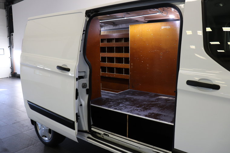 Vehicle Image 9