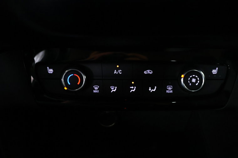 Vehicle Image 28
