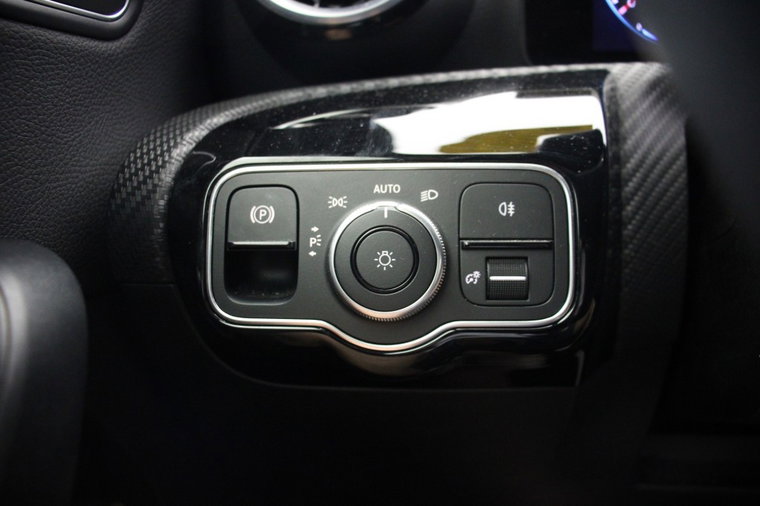 Vehicle Image 28