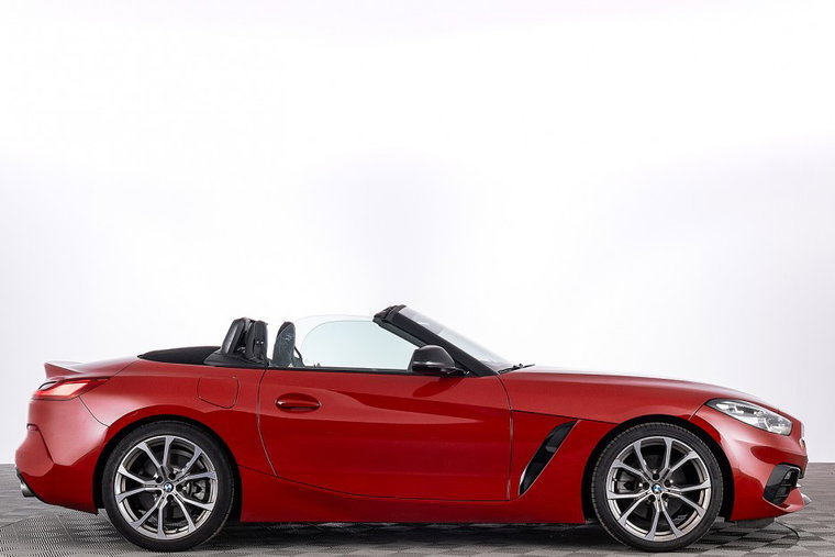 Vehicle Image 32
