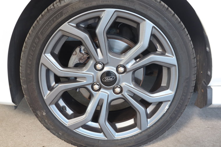 Vehicle Image 17