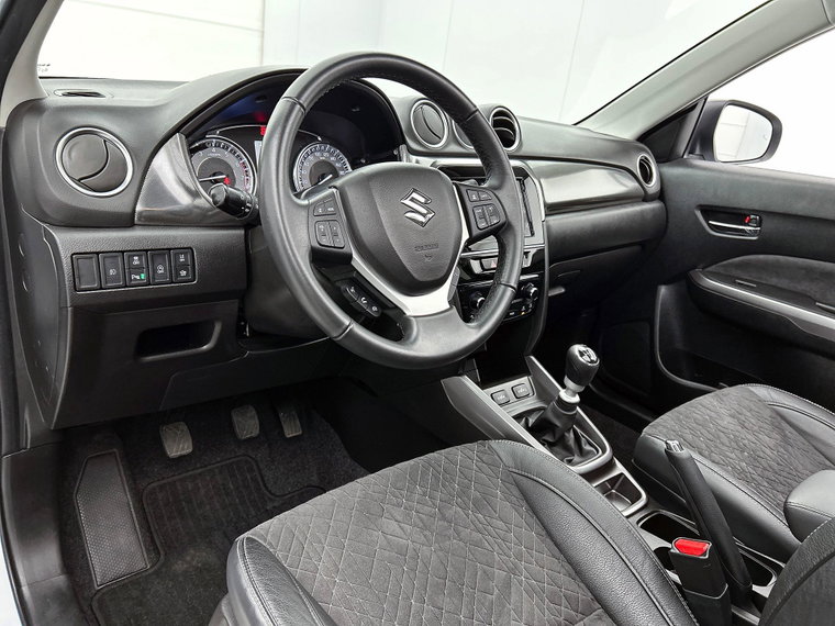 Vehicle Image 14