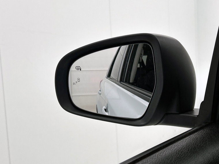 Vehicle Image 32