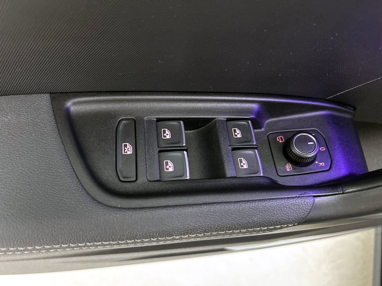 Vehicle Image 28