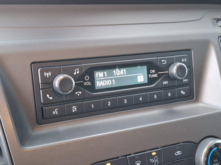Vehicle Image 30