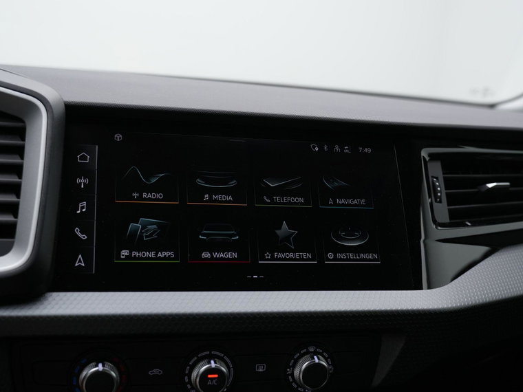 Vehicle Image 18