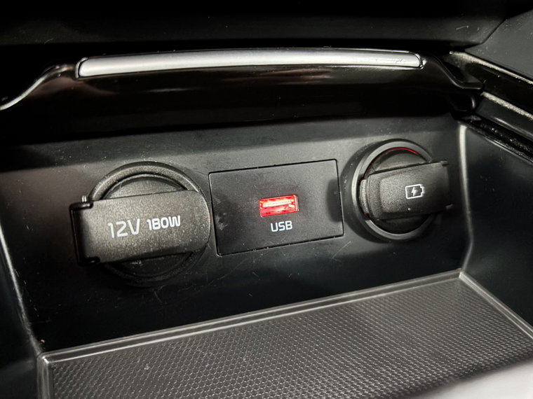 Vehicle Image 25