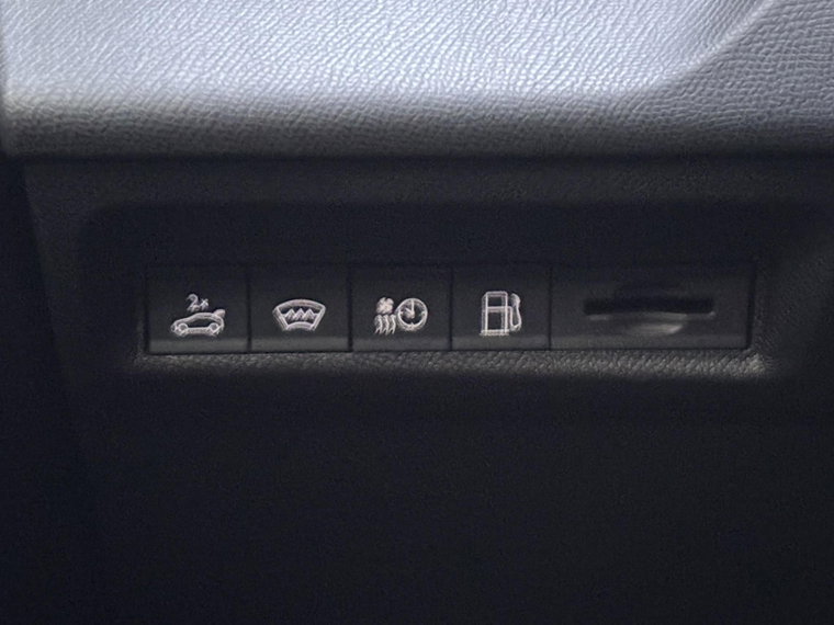 Vehicle Image 27