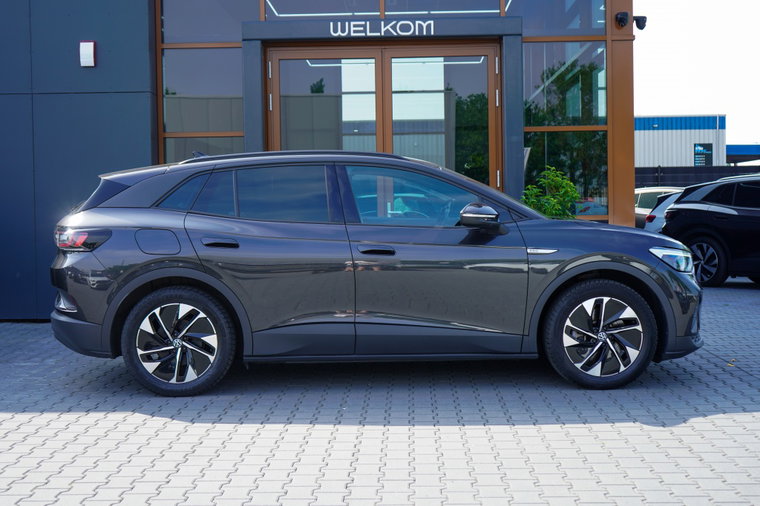 Vehicle Image 10