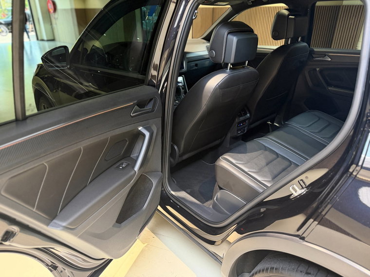 Vehicle Image 45