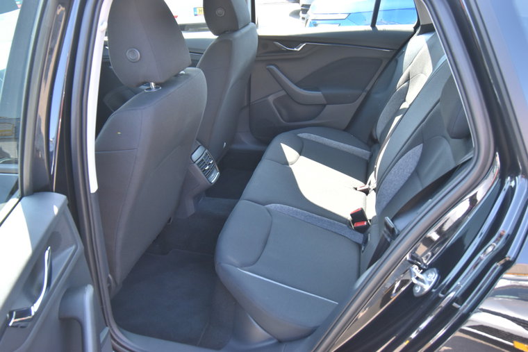 Vehicle Image 17